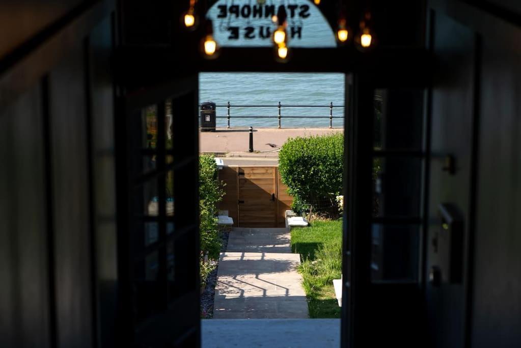 Luxury Duplex Penthouse On The Beach With Panoramic Sea Views Herne Bay Exterior foto
